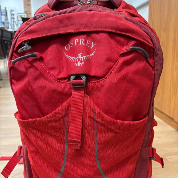 Osprey Pandion Red Hiking Travel Backpack Trampoline Venting Kickstand Bag 24/7 - Picture 7 of 12